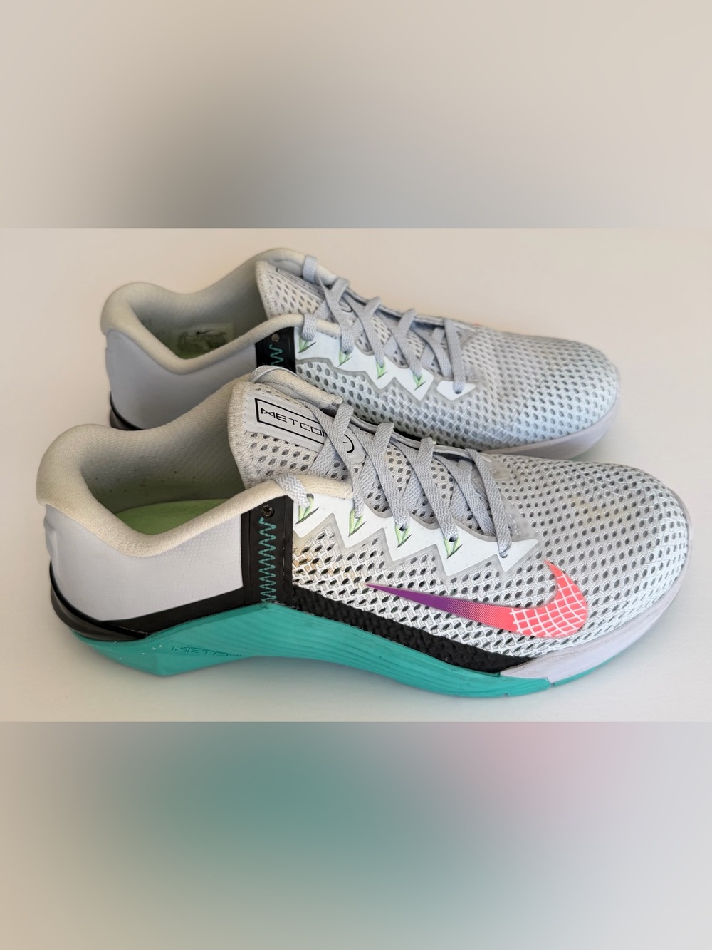 Nike Metcon 6 Shoes Grey/Hyper Jade/Flash Crimson Women's Size 10.5